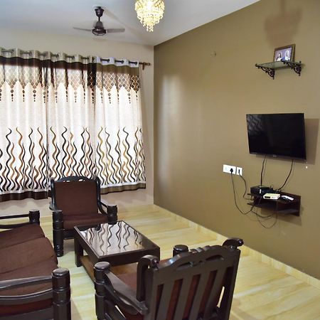 Fieldstone Lovely 2 Bhk Ac Apartment Talaulim Phòng bức ảnh